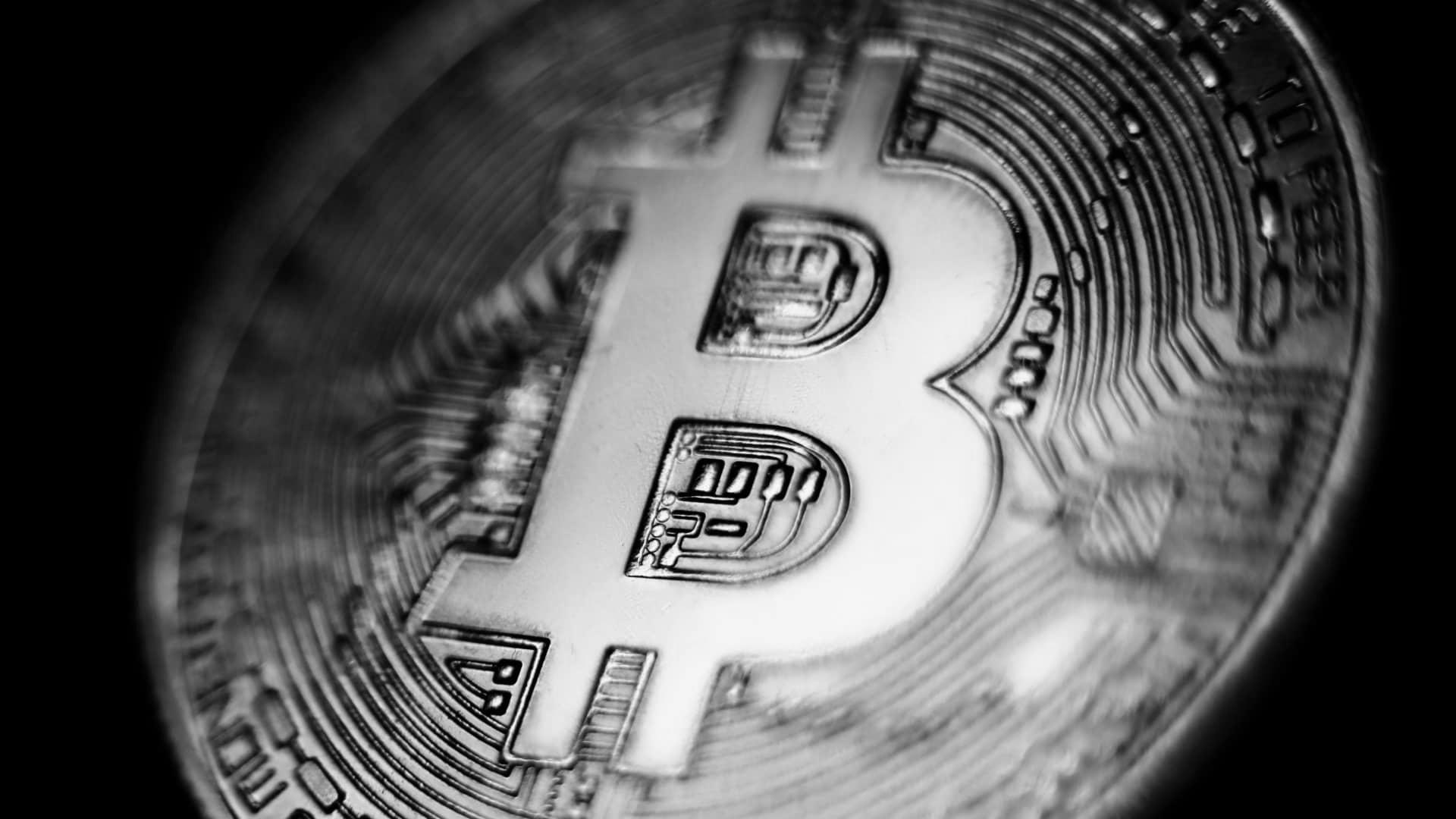 Bitcoin drops to hit lowest level since July after inventory sell-off