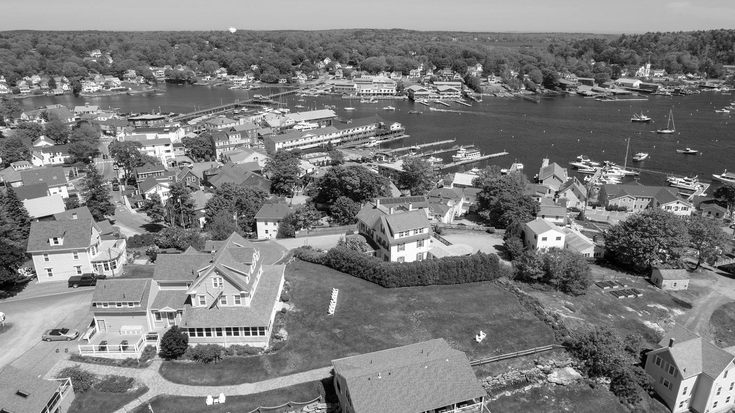 Entire Maine town pressured to close after its only clerk quits over denied trip